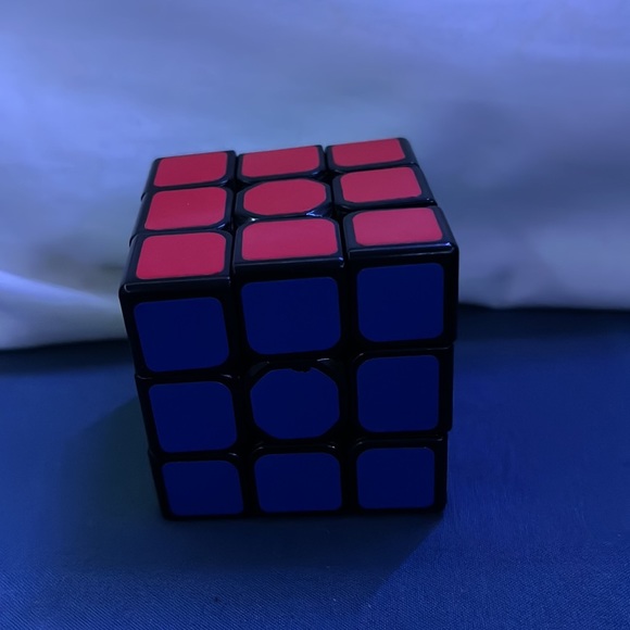 Rubix cube, No box just fully functional rubix cube by its self - Picture 3 of 3